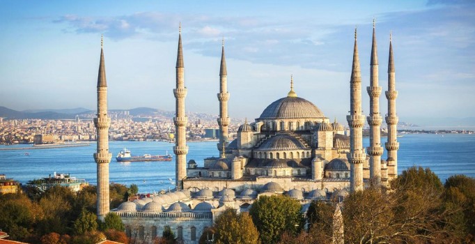 İstanbul'a 6 ayda 4 milyon 385 bin turist geldi