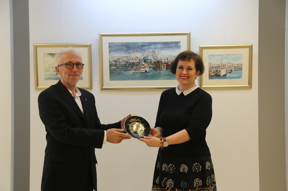 İstanbul’a resimlerle yolculuk 