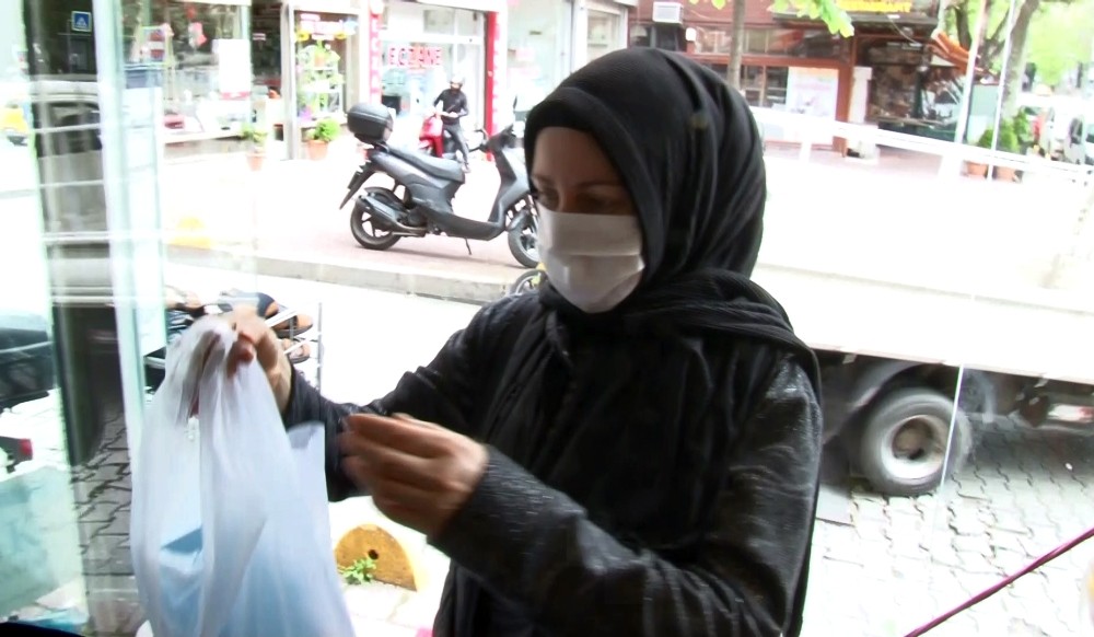 İstanbul’da 1 liralık maske satışı başladı 