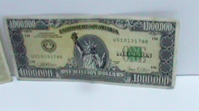 İstanbul'da 1 milyon dolarlık banknotu satarken yakalandı