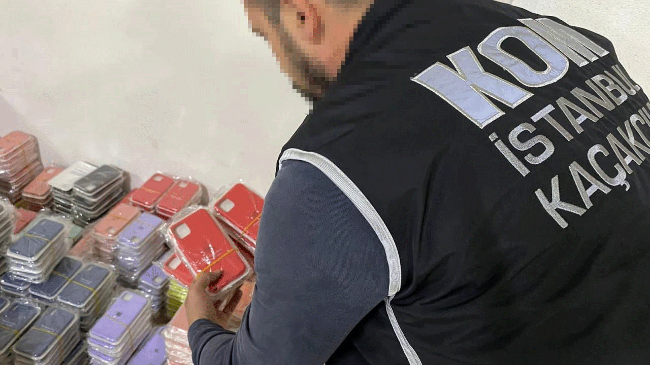 İstanbul'da 104 bin 750 kaçak cep telefonu aksesuarı ele geçirildi