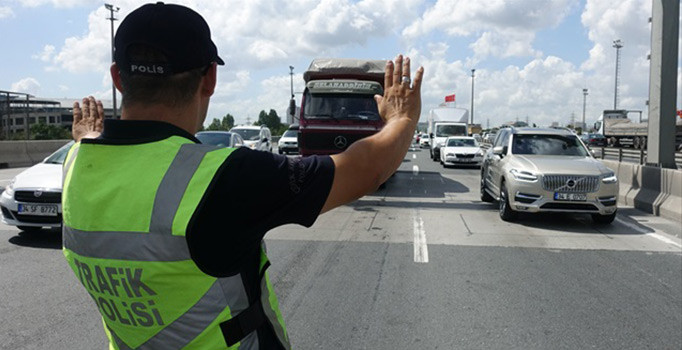 İstanbul'da 2 bin 400 polisle 'Kurt Kapanı-21' uygulaması