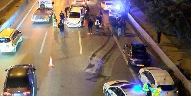 İstanbul'da 4 araç birbirine girdi