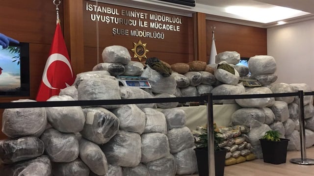 İstanbul'da 556 kilo esrar yakalandı
