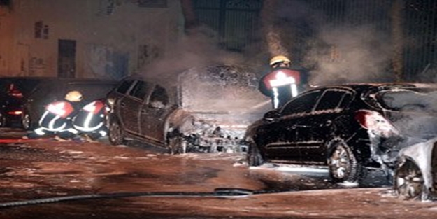 İstanbul'da 6 araç kundaklandı!