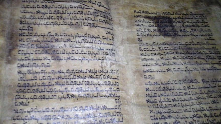 İstanbul'da 600 yıllık Tevrat'ı satmak isterken yakalandı