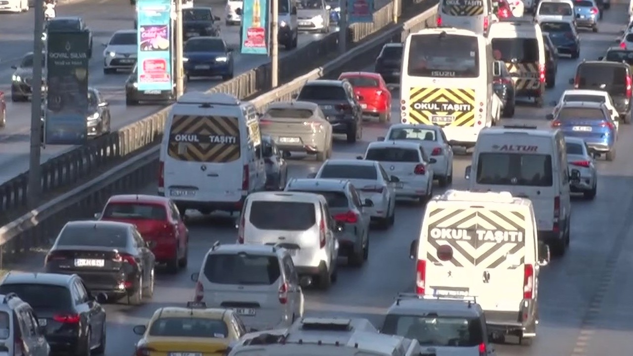 İstanbul’da akşam saatlerinde trafik yoğunluğu yüzde 72’ye ulaştı