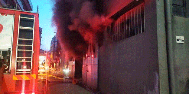 İstanbul'da ambalaj atölyesinde çıkan yangın söndürüldü
