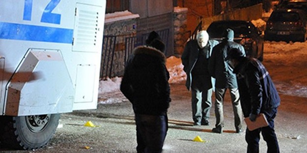 İstanbul'da AVM'ye patlayıcı atıldı