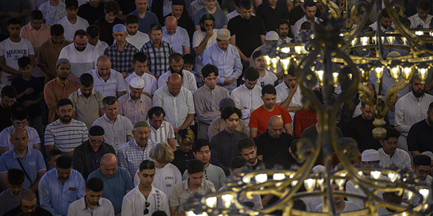 İstanbul'da bayram namazı kılındı