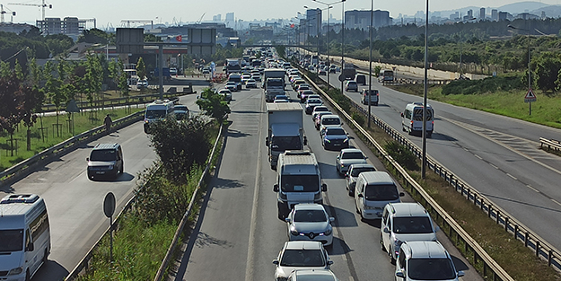 İstanbul’da bayram trafiği başladı