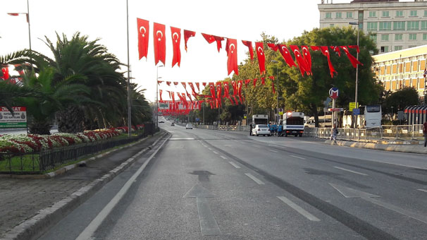 İstanbul’da bazı yollar trafiğe kapatıldı