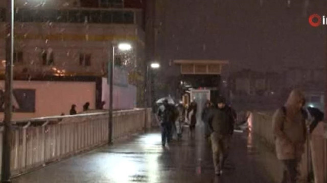İstanbul'da kar yağışı başladı