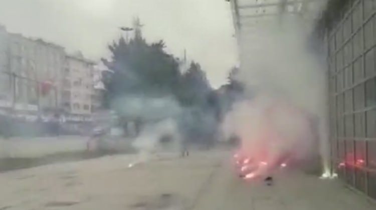İstanbul'da belediye binasına saldırı!