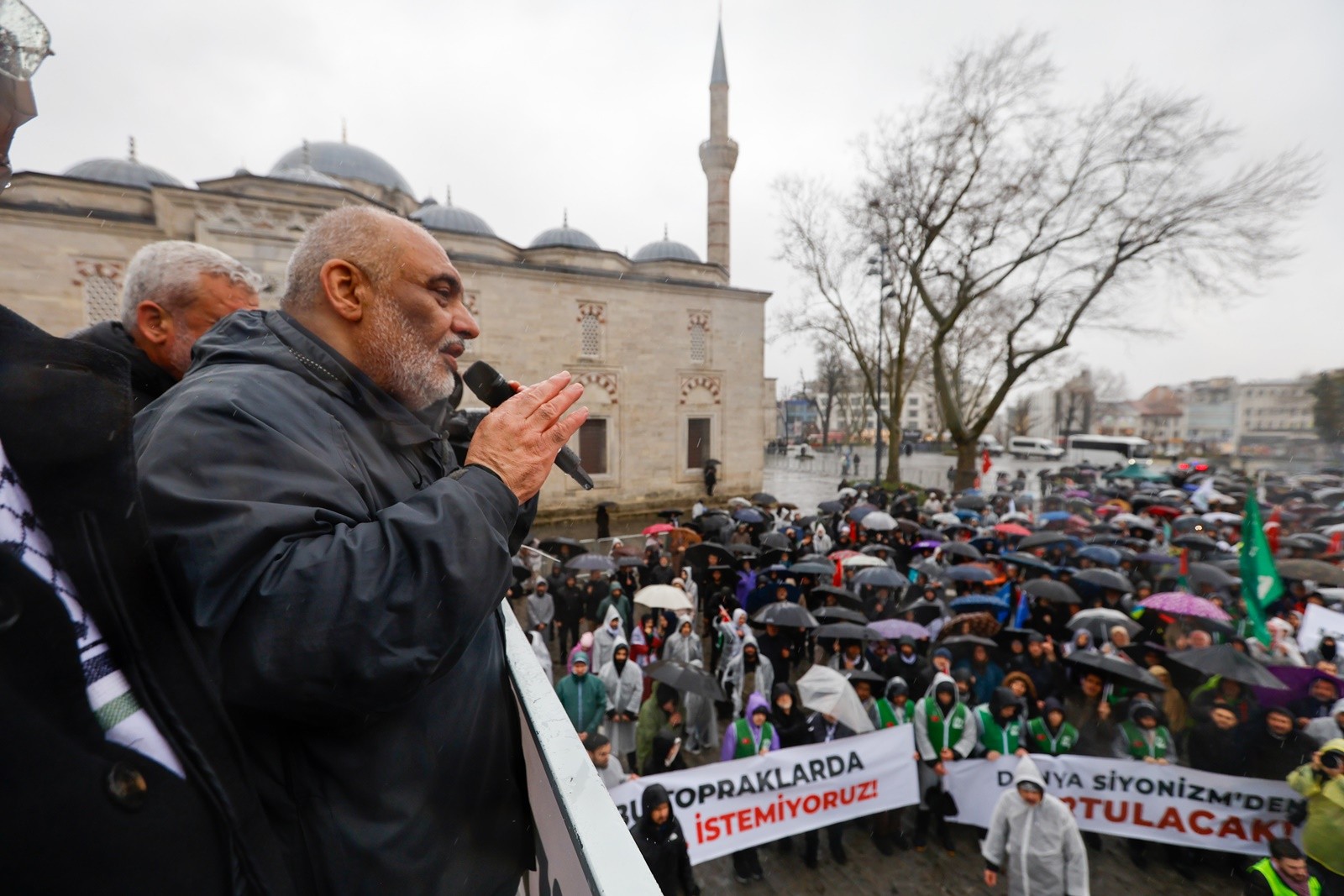 İstanbul’da binler işgalci İsrail ve ABD saldırılarına karşı yürüdü