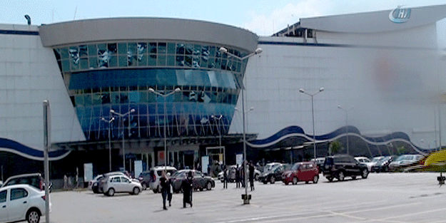 İstanbul'da bir AVM'de bomba paniği