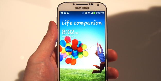 İstanbul'da bir evde Galaxy S4 patladı