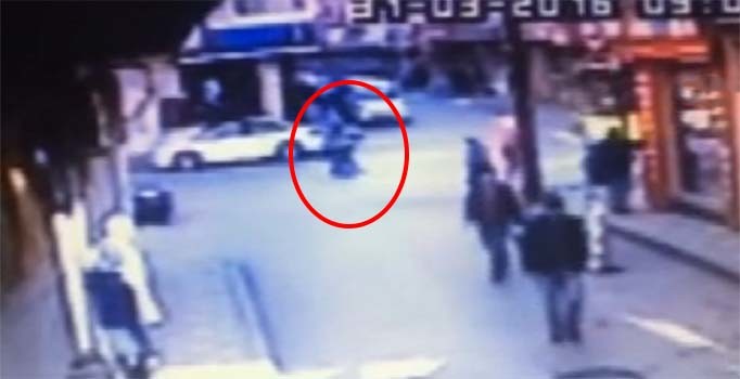 İstanbul'da bir kişi kanalizasyona atlayarak intihar etti