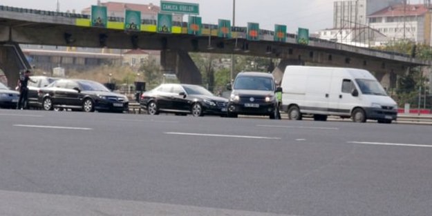 İstanbul'da bombalı araç alarmı: Gişeler kapatıldı