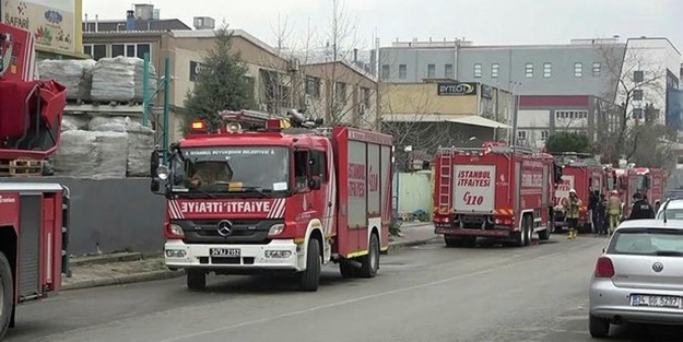 İstanbul'da boya fabrikasında yangın