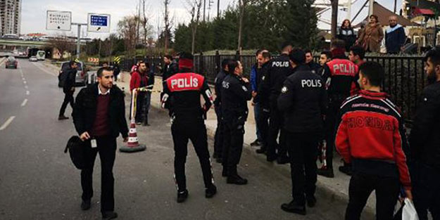 İstanbul'da bulunan AVM'de silah sesleri