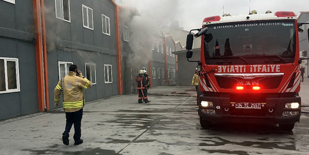 İstanbul'da bulunan lisede yangın!
