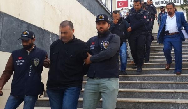 İstanbul'da çalıntı silahın peşine düşen polis şebeke çökertti