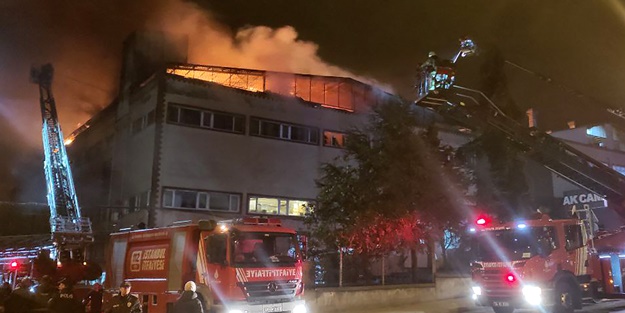 İstanbul'da cam fabrikasında yangın çıktı