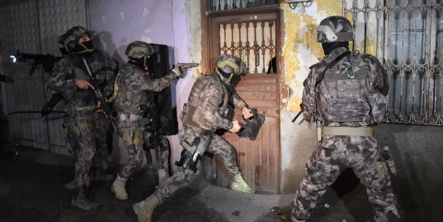 İstanbul'da canlı bomba saldırısı hazırlığındaki DEAŞ'lı terörist enselendi!