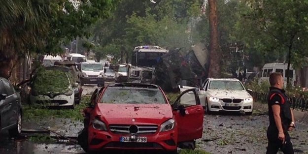 İstanbul Beyazıt'ta bombalı saldırı