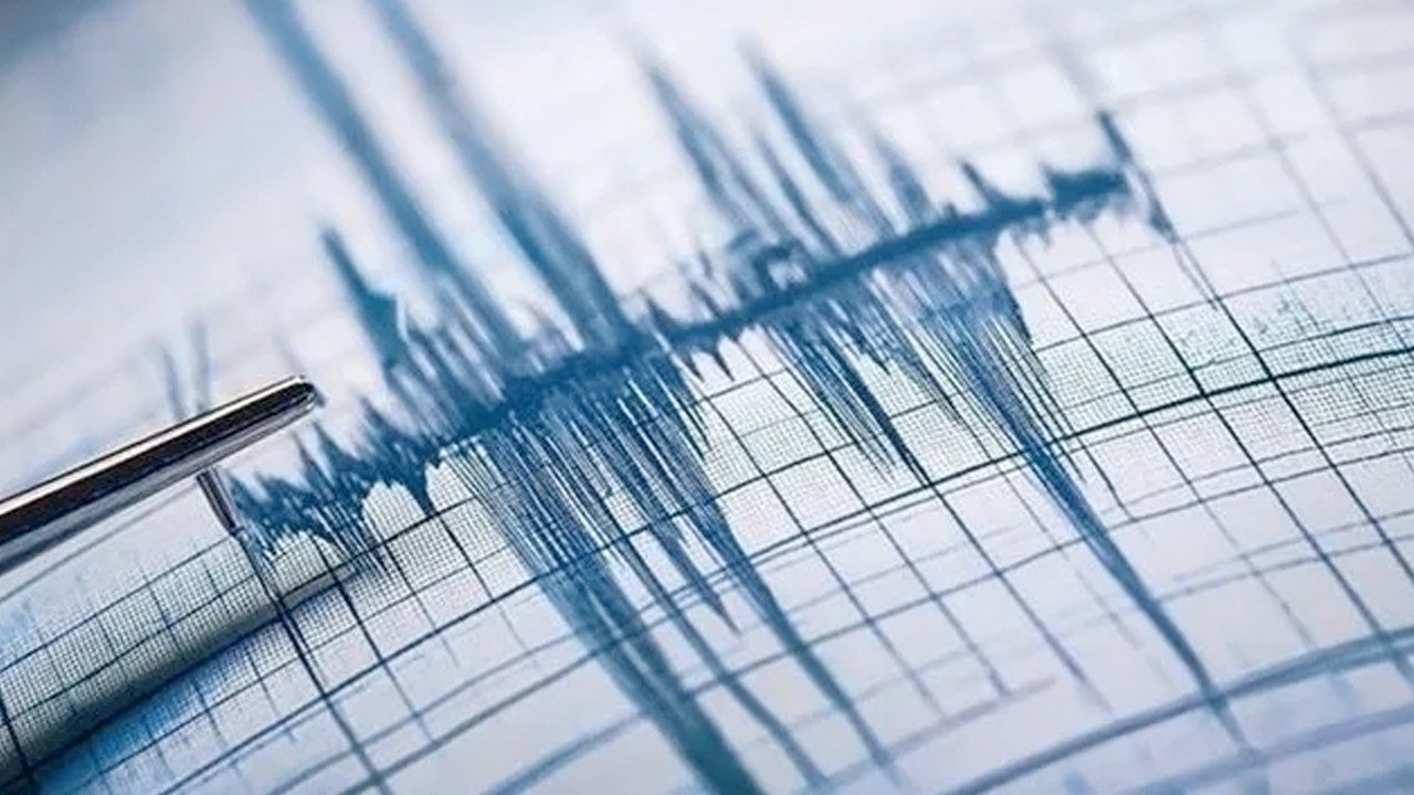 İstanbul'da da deprem hissedildi: Peş peşe sallandı, tespit edildi! Paniğe neden oldu!