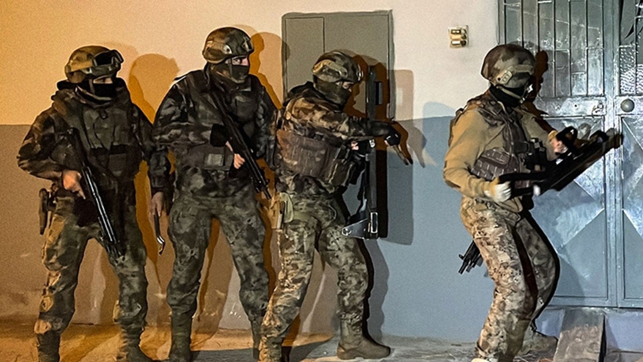 İstanbul’da DEAŞ operasyonu! 10 şahıs paketlendi