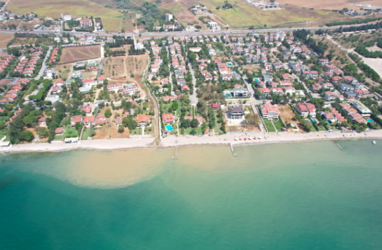 İstanbul'da denize öyle bir şey oldu ki... Görenler panikledi!