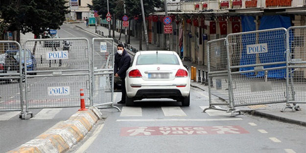 İstanbul'da dikkat çeken görüntü! Sadece onlar geçebiliyor