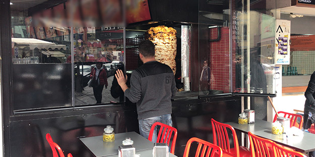 İstanbul'da döner ustası dehşet saçtı! Her yer kan içerisinde kaldı