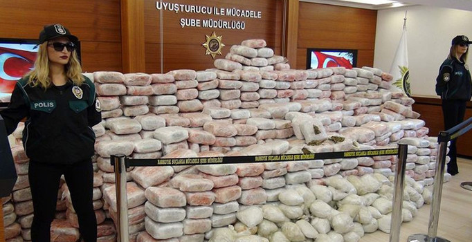 İstanbul'da ele geçirilen uyuşturucunun miktarı polisleri bile şaşırttı