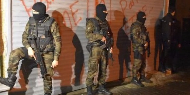 İstanbul'da eş zamanlı terör operasyonu