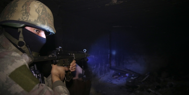 İstanbul'da eş zamanlı terör operasyonu