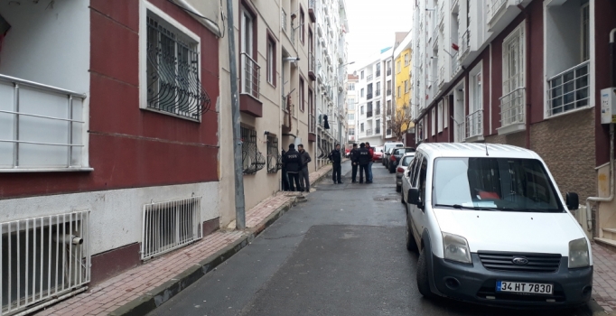 İstanbul'da eşiyle tartışan polis kendini vurdu