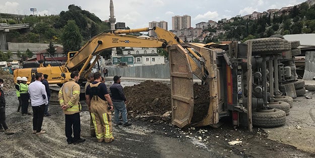 İstanbul’da facianın eşiğinden dönüldü! Camiye çarpmamak için yakıt yüklü tankere vurdu