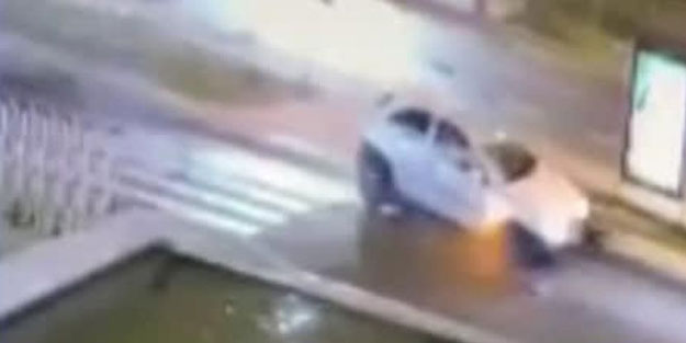 İstanbul'da feci kaza: Dışarı fırlayıp kendi aracının altında kalıp can verdi