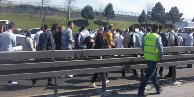 İstanbul'da feci kaza: Trafik kilit