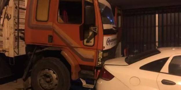 İstanbul'da freni boşalan kamyon 8 aracı biçti