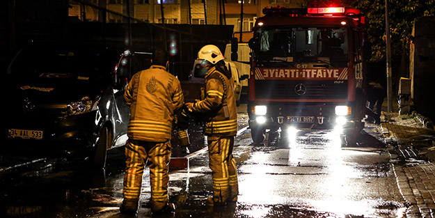İstanbul'da gece vakti ekipleri hareketlendiren yangın