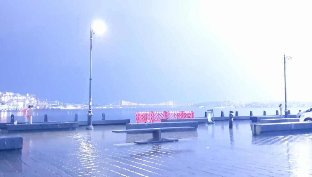 İstanbul’da gök gürültülü sağanak yağış etkili oldu 