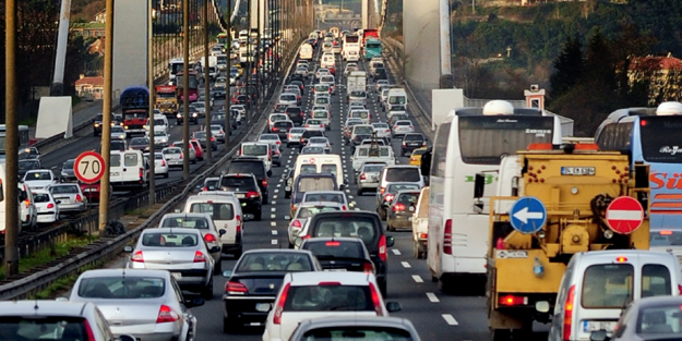 İstanbul'da haftanın üçüncü iş günü trafik yoğunluğu