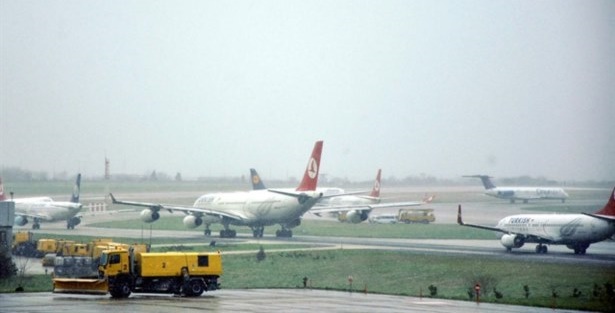 İstanbul'da hava trafiği karıştı