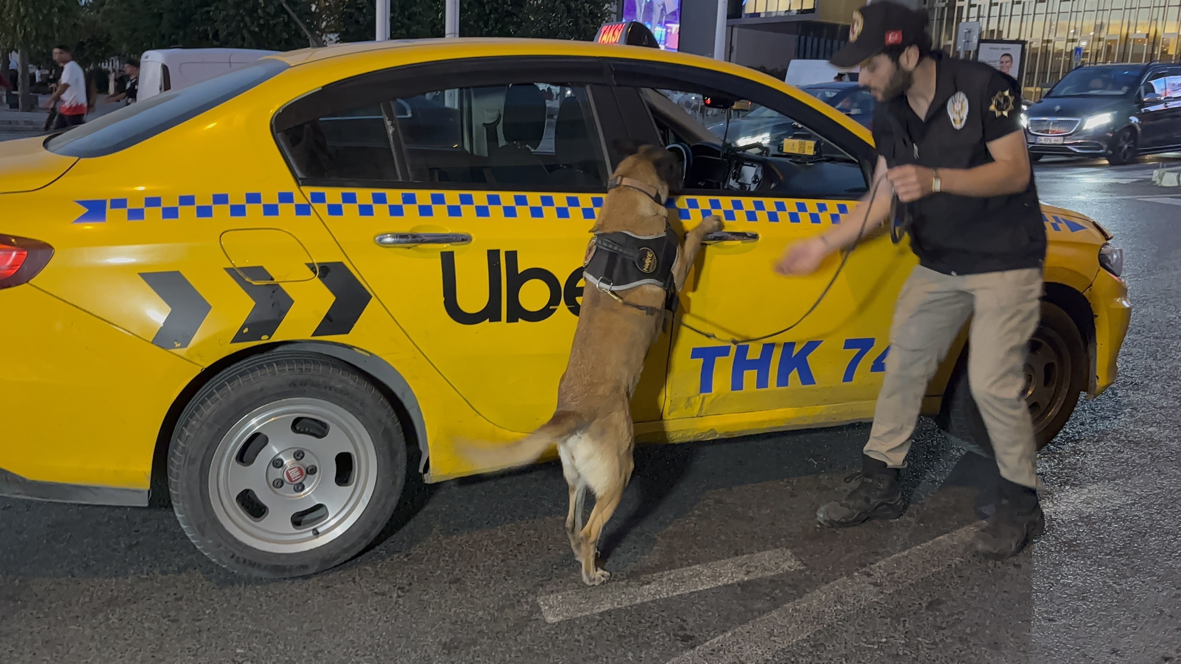 İstanbul’da helikopter destekli ‘Huzur İstanbul’ denetimi