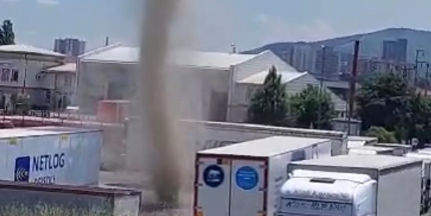 İstanbul'da hortum paniği! O anlar kameraya böyle yansıdı