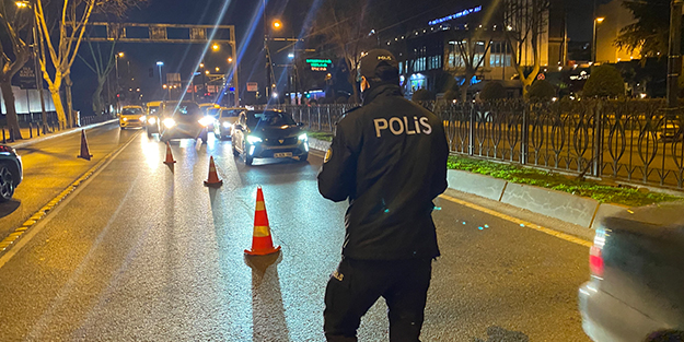 İstanbul'da araçlar didik didik arandı